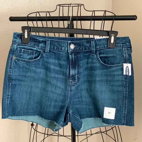 Old Navy Boyfriend Jean Shorts NWT - Picture 3 of 7